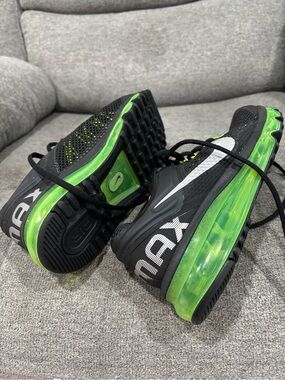 Nike Kids Black Sneakers with Neon Green Air Sole